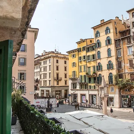 Aurelia Luxury - Piazza Delle Erbe 招待所 维罗纳