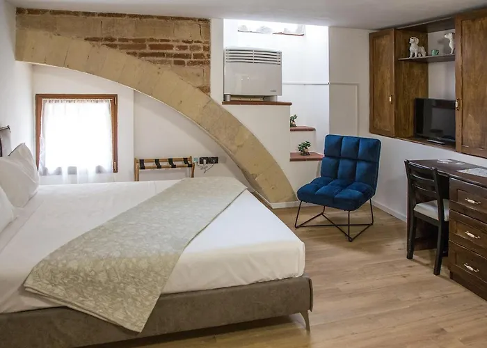 Aurelia Luxury - Piazza Delle Erbe Gasthuis 4*