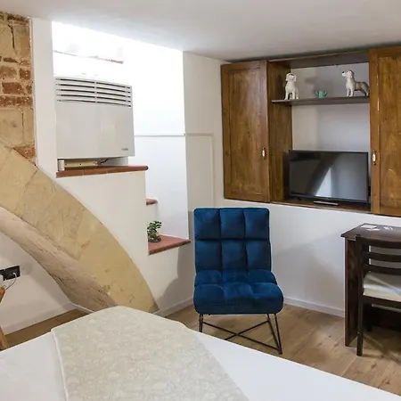 Aurelia Luxury - Piazza Delle Erbe Pensjonat