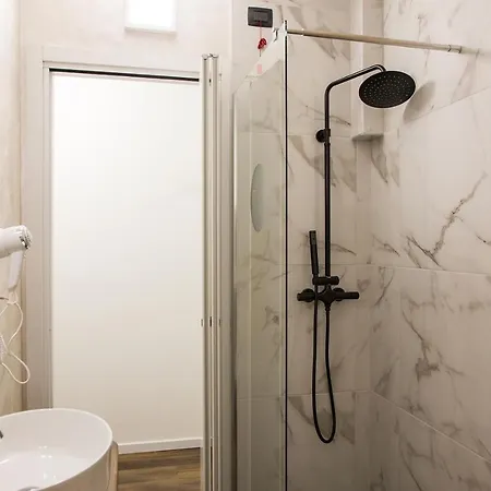 Aurelia Luxury - Piazza Delle Erbe Pensjonat Werona
