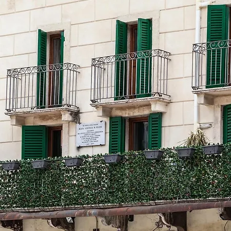 Pensjonat Aurelia Luxury - Piazza Delle Erbe 4*